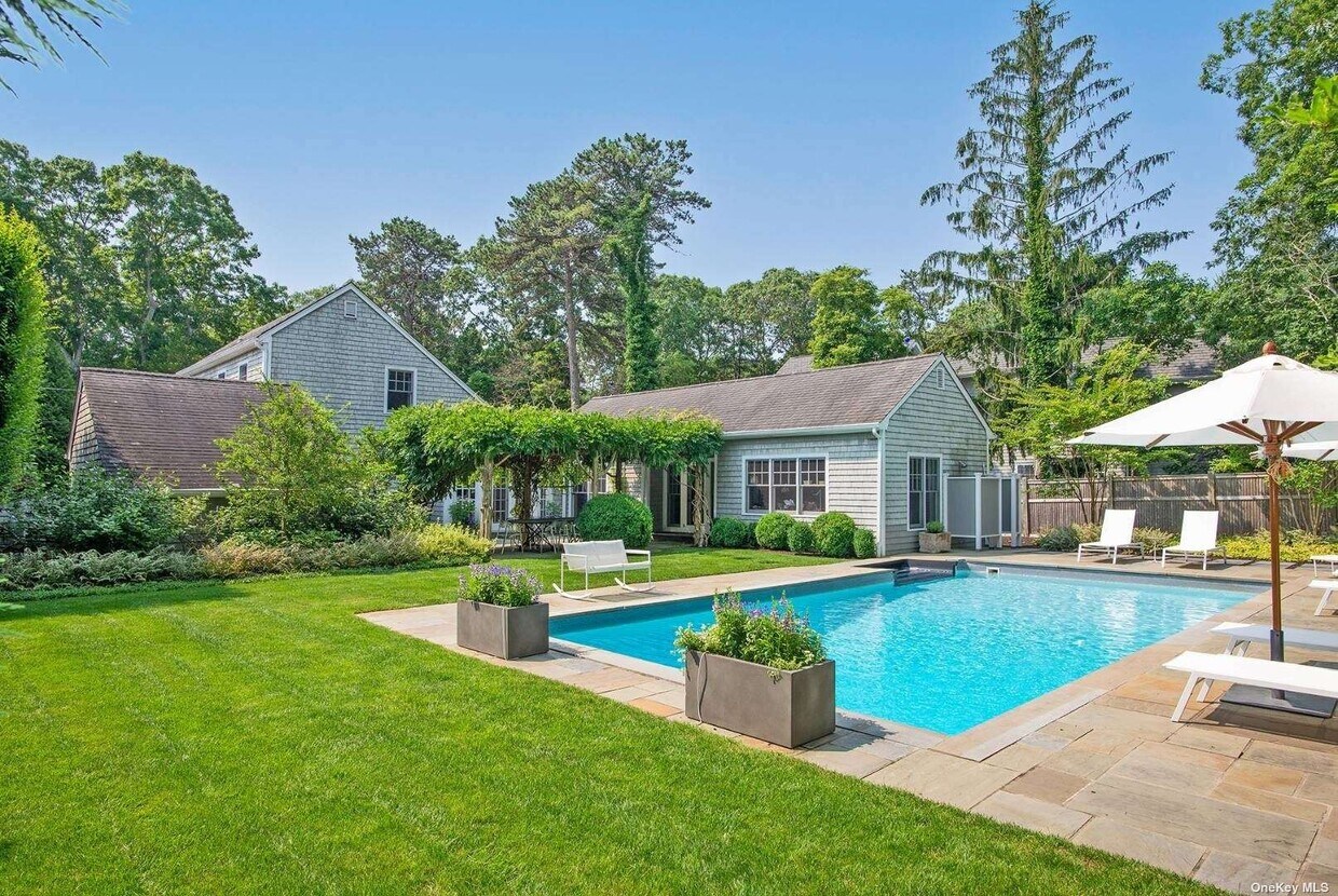 Foto principal - 65 Westwood Rd