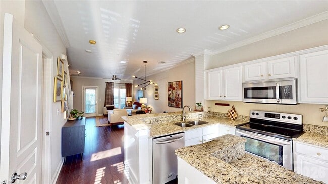 Building Photo - 1009 Park West Dr