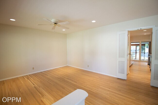 Building Photo - 4 br, 3 bath House - 3245 S. 126th Ave.