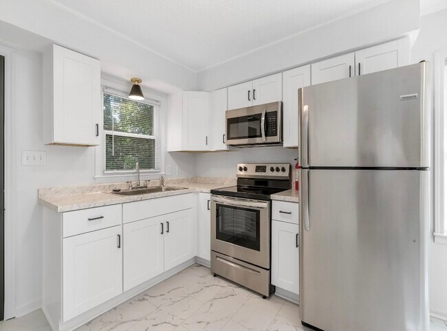 Foto del edificio - 409 Yardley Ct