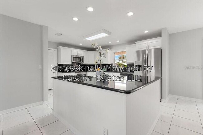 Foto del edificio - 8401 Blackstone Ct