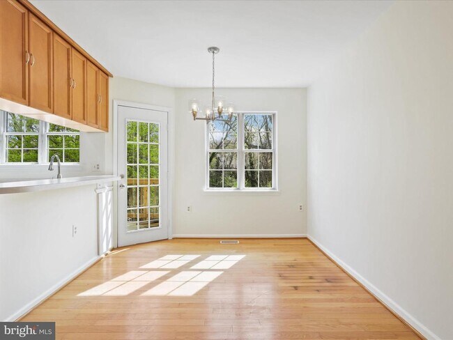 Foto del edificio - 5741 Evergreen Knoll Ct