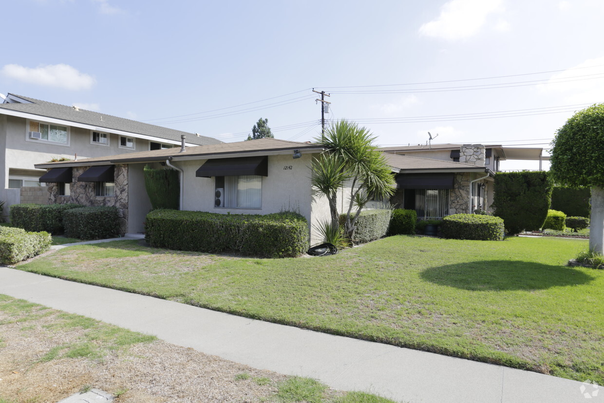 Primary Photo - 12142 Bailey St