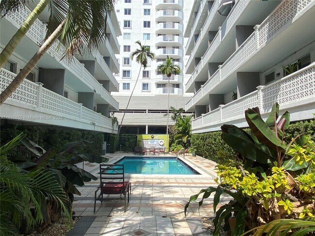 Foto del edificio - 1620 West Ave