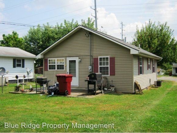 Building Photo - 1507 E Fairview Ave