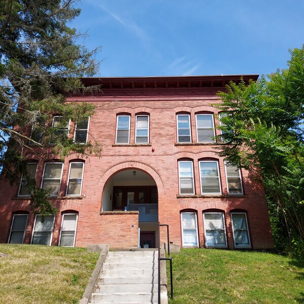 Foto del edificio - 307 Stewart Ave