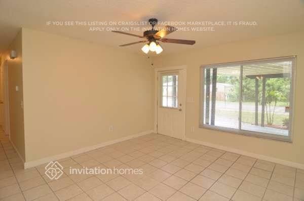 Building Photo - 520 Donna Dr