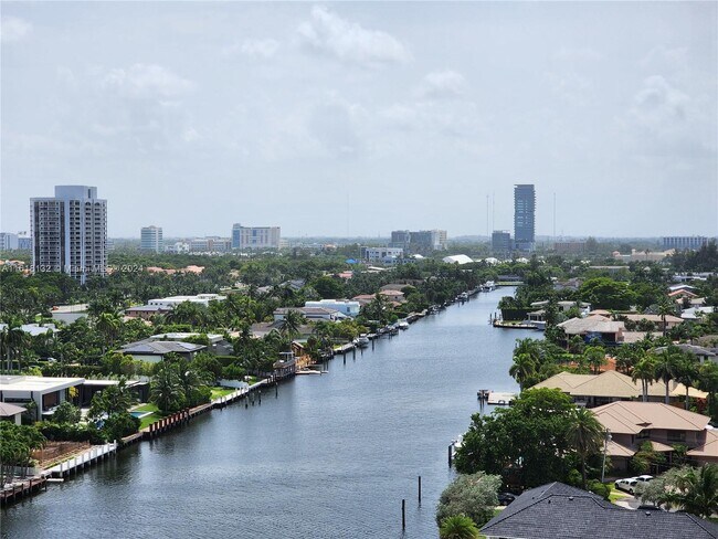 Building Photo - 3161 S Ocean Dr