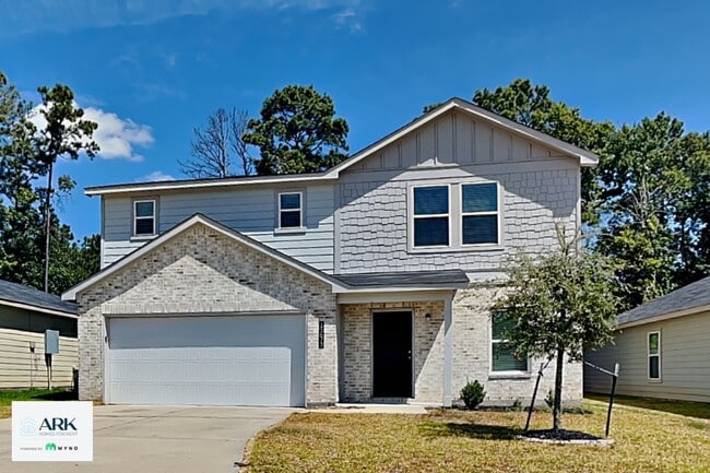 Building Photo - 15673 Del Norte Dr