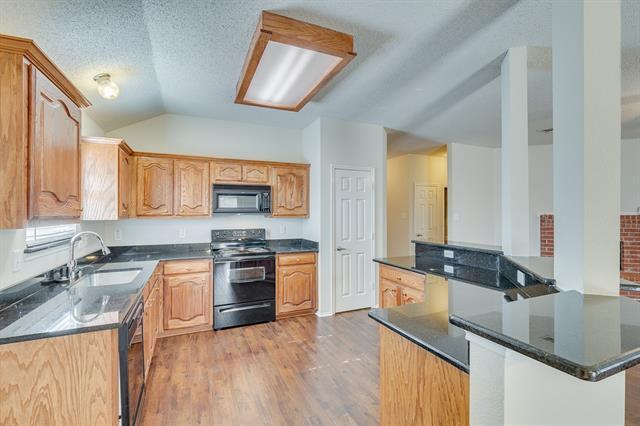 Building Photo - 6529 Graceland Dr