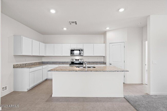 Building Photo - 8129 S 63rd Dr