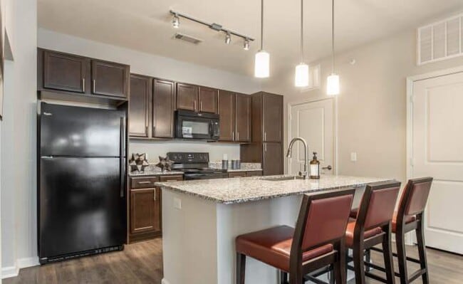 Building Photo - 2 bedroom in Tomball TX 77375