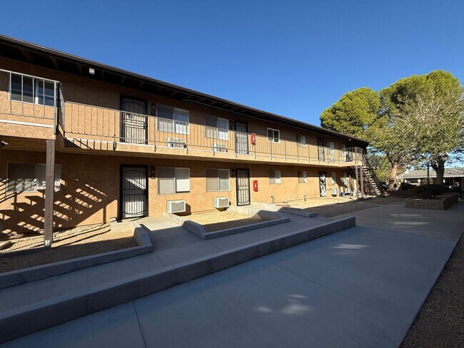 Foto del edificio - Palmdale 1 bedroom