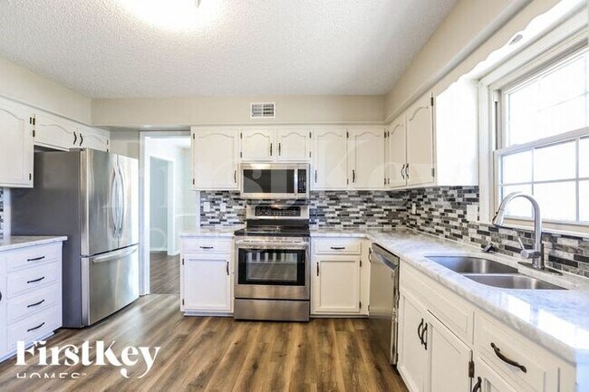 Foto del edificio - 1654 E Sheridan Bridge Ln