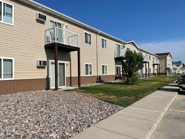 Building Photo - Paramount at the Bluffs Apartments