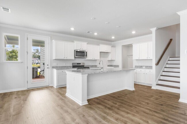 Foto del edificio - Move-In Ready Home with Luxury Finishes & Prime Location!