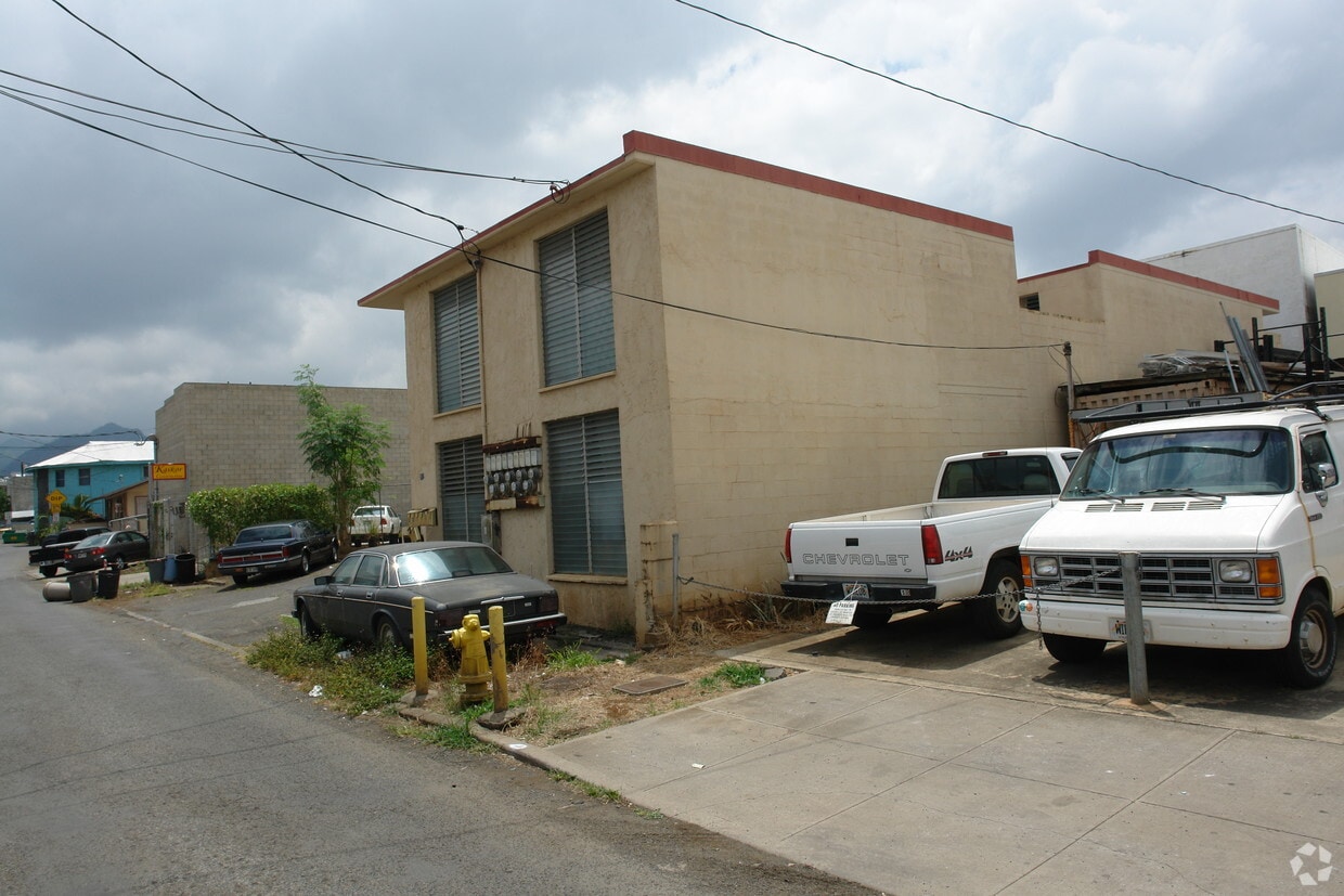 Building Photo - 743 Bannister St
