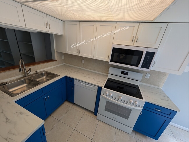 Building Photo - 5568 La Moya Ave