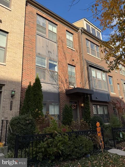 Foto del edificio - 4638 Woodberry St