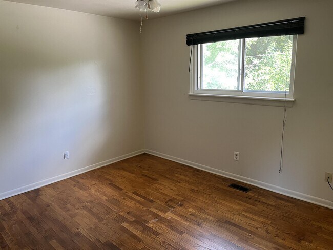 Building Photo - 514 Virginia Ave