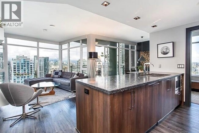 Building Photo - 1372 Seymour St