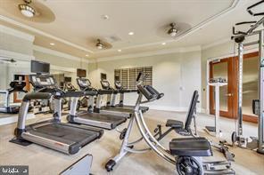 Foto del edificio - 8220 Crestwood Heights Dr