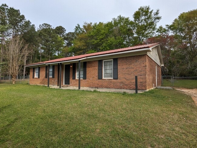Building Photo - 150 Hollyhill Dr