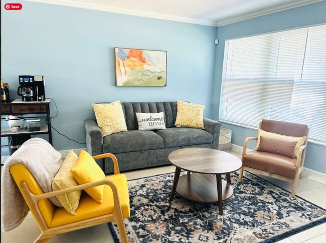 Building Photo - 4211 NE 13th Ave