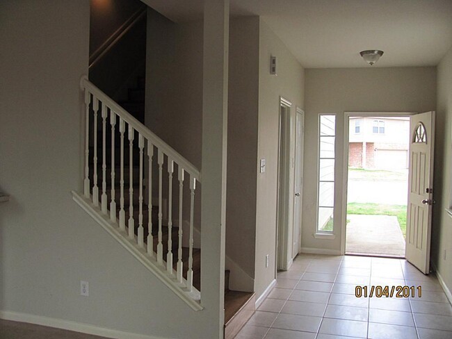 Building Photo - 6427 Waldron Dr