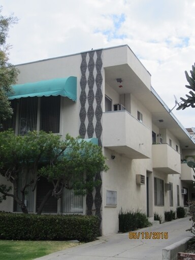 Building Photo - 1906 Overland Ave