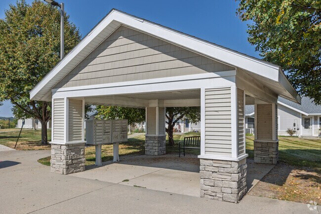 Centro de correo - Lyn Crossing Apartments