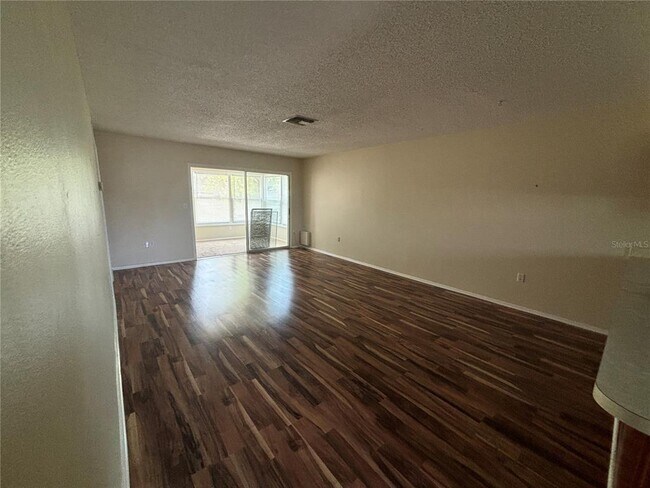 Building Photo - 2220 Bancroft Cir S