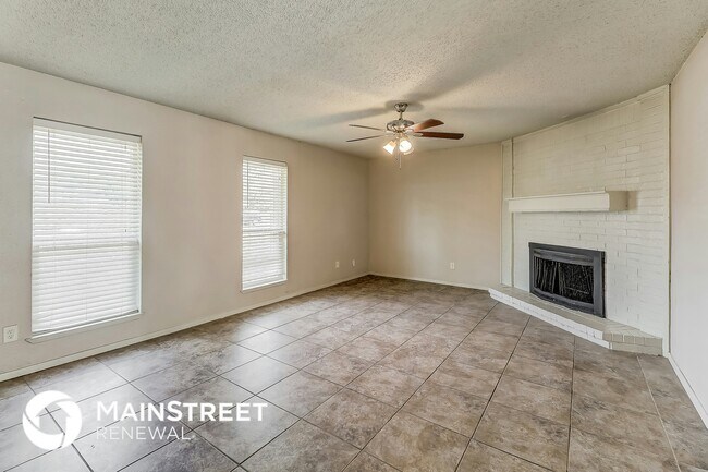 Foto del edificio - 706 Countryside Ct