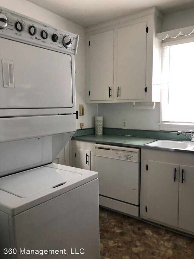Building Photo - 2 br, 1 bath House - 641 E. Glenn Ave