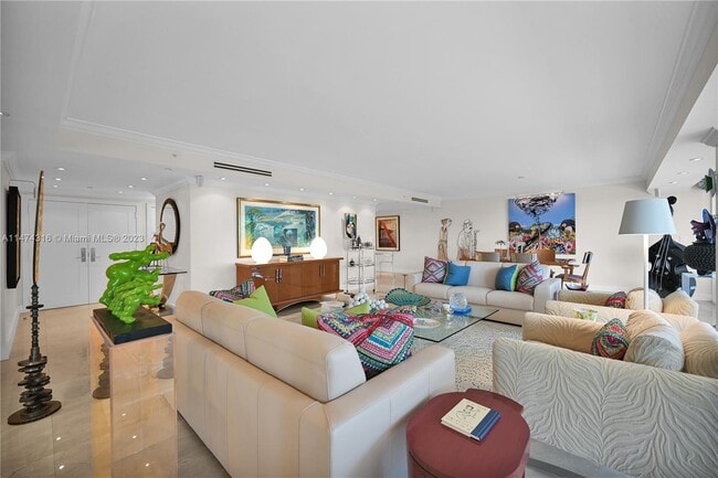 Building Photo - 10205 Collins Ave