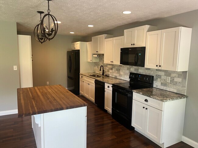 Foto del edificio - 317 Cedar Run St