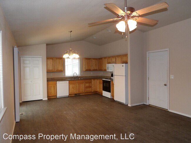 Building Photo - 3 br, 2 bath House - 1351 E Linden Ave.