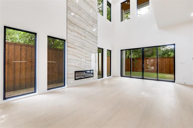 Foto del edificio - 4218 Bonham St