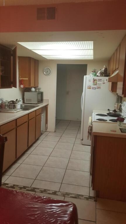 Foto del edificio - Coming soon!! 3BED 2BATH $1668/Month and $5,000 DOWN OR CASH PRICE $305K!!!!(67TH AVE & INDIANSCH...