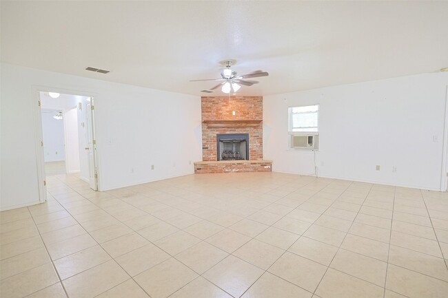 Foto del edificio - 2550 W Lucas Rd