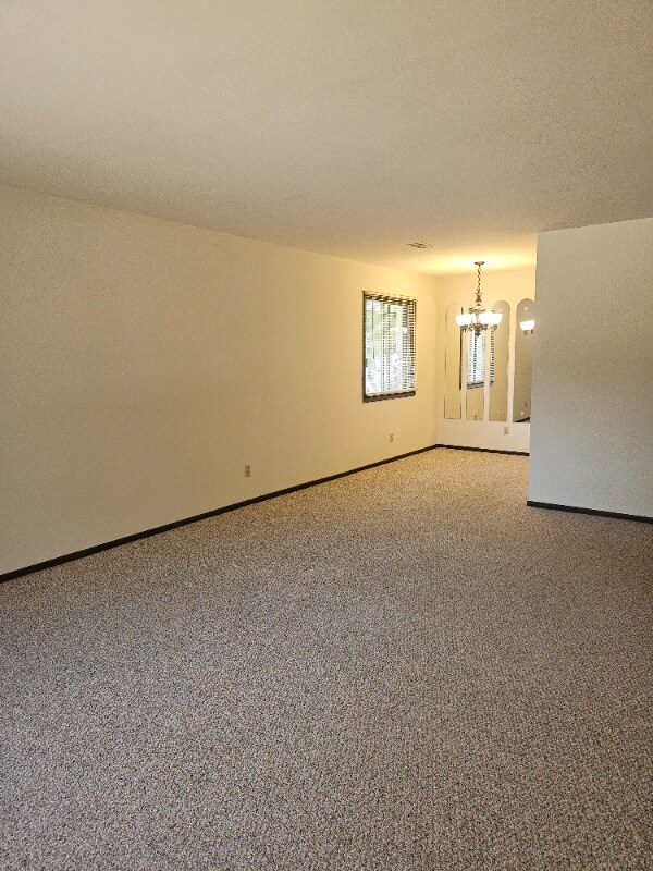 Foto del edificio - 11828 W North Ave