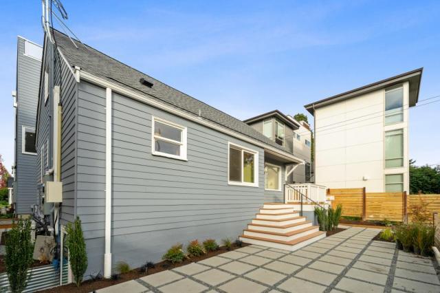 Building Photo - 2 bedroom in Seattle WA 98107