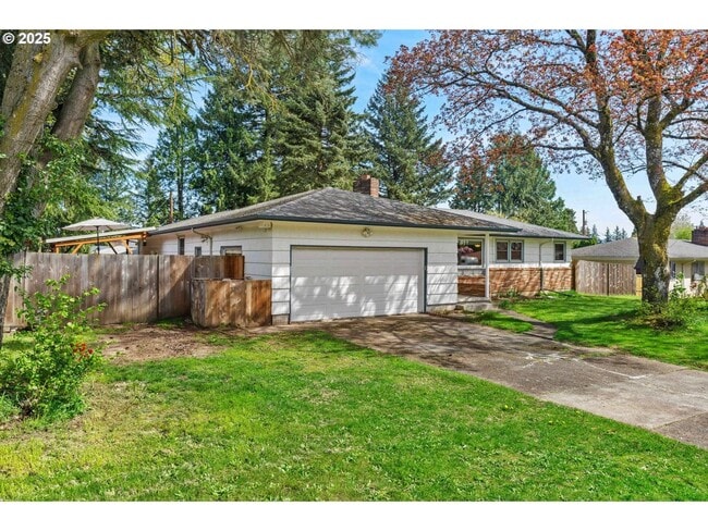 Building Photo - Quarter Acre Comfort