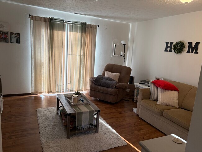 Foto del edificio - 8 S Trace Rd