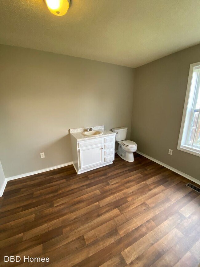 Foto del edificio - 3 br, 1.5 bath House - 845 Hugh St