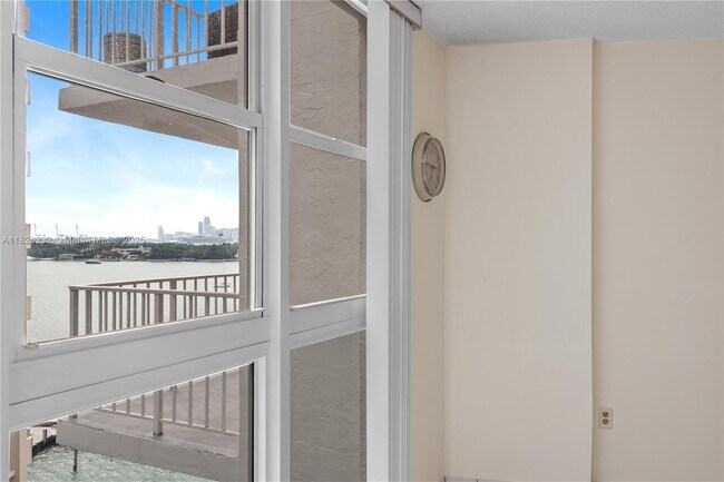 Foto del edificio - 1228 West Ave