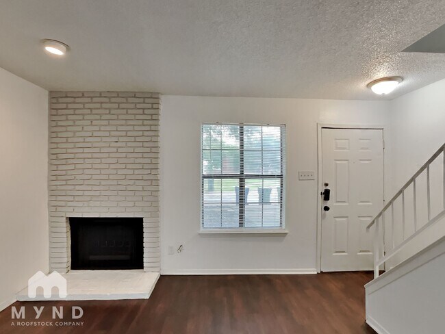 Foto del edificio - 2806 Wimbledon Ct