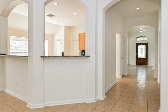 Building Photo - 15207 Bentridge Dr