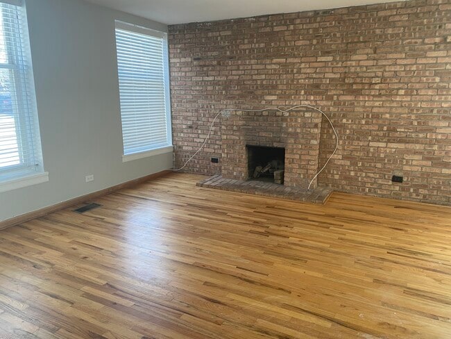 Foto del edificio - 1500 N Elk Grove Ave