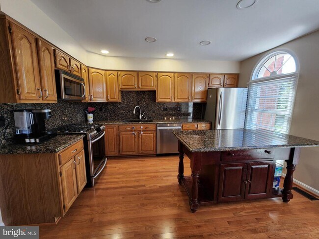 Building Photo - 8002 Tanworth Ct